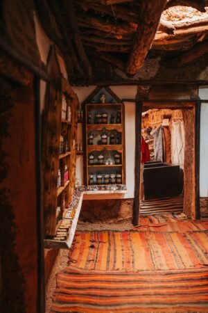 Illustrative stock photograph for temporary rug demo; photo by Benjamin Chambon; not AMAZIRUGS inventory